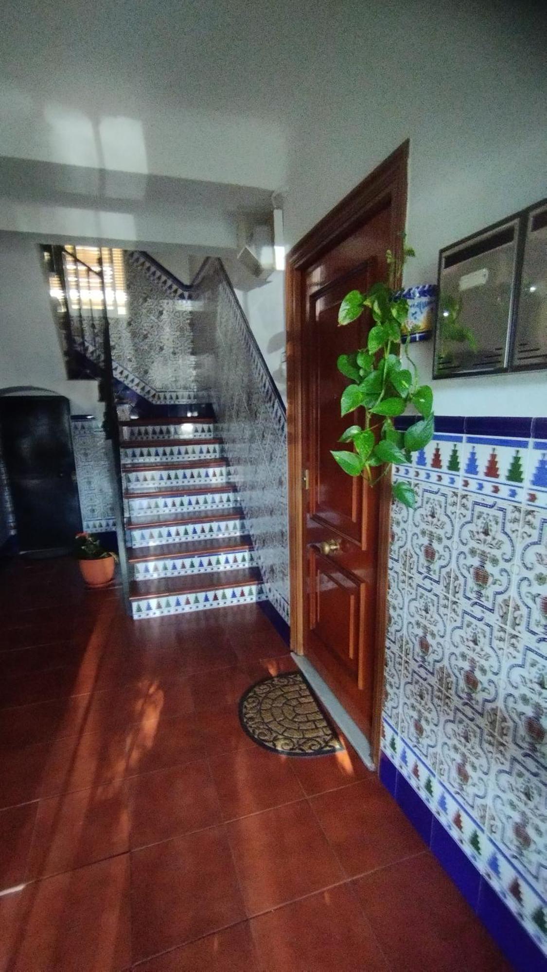 Apartamento 1 Dormitorio Y Salon Con Sofa Cama Bien Comunicado Con El Centro Seville Luaran gambar